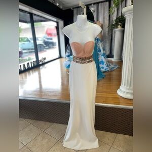Prom pageant bridal floor length maxi dress nwt